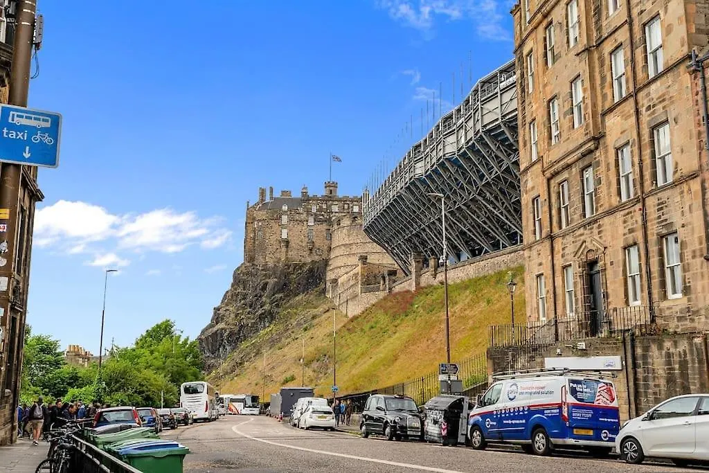 Boutique Modern Royal Mile Apartment Sleeps 4 Edinburgh Großbritannien
