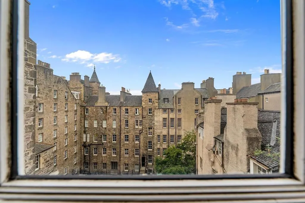 Boutique Modern Royal Mile Apartment Sleeps 4 Edimburgo 0*,