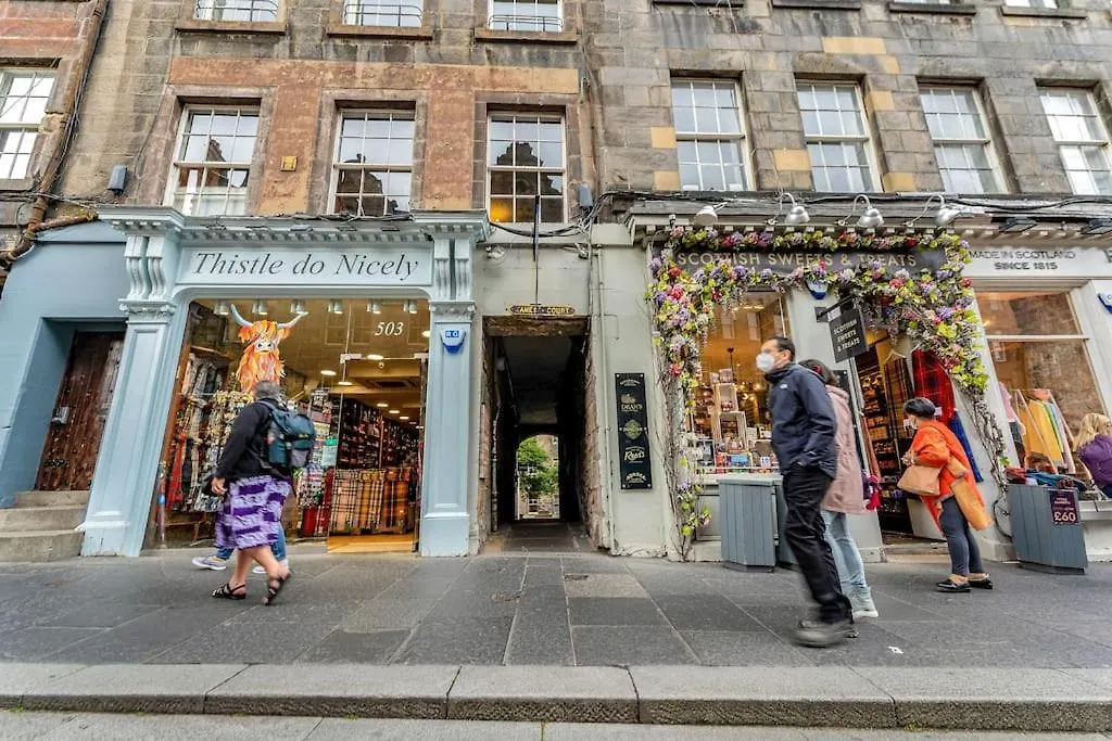 Boutique Modern Royal Mile Apartment Sleeps 4 Edinburg